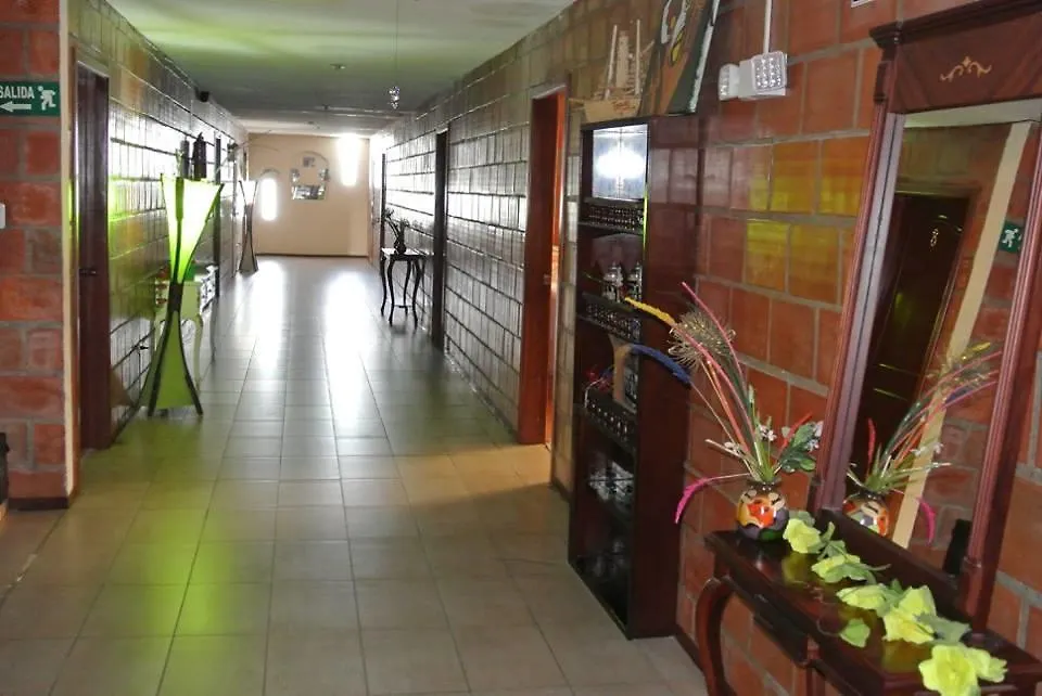 Hostal El Monje Tucan Quito Maison d'hôtes